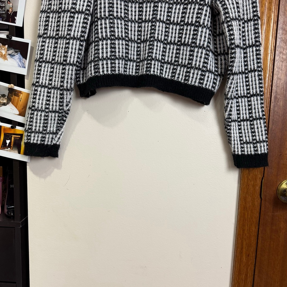 NWT Cardigan Women Size Medium Black and White Knit Crochet Cropped Button-up - Picture 15 of 16